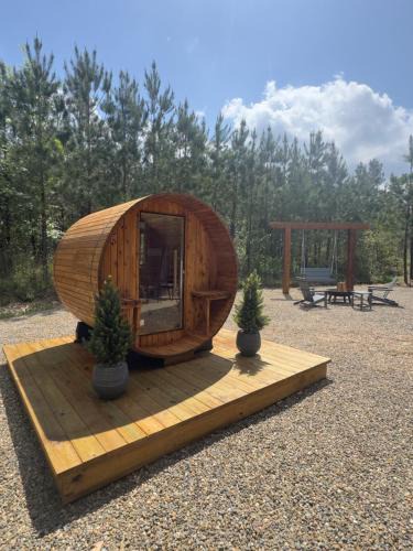 Broken Bow Villa | Private Romantic HotTub, Soaking Tub, King Bed