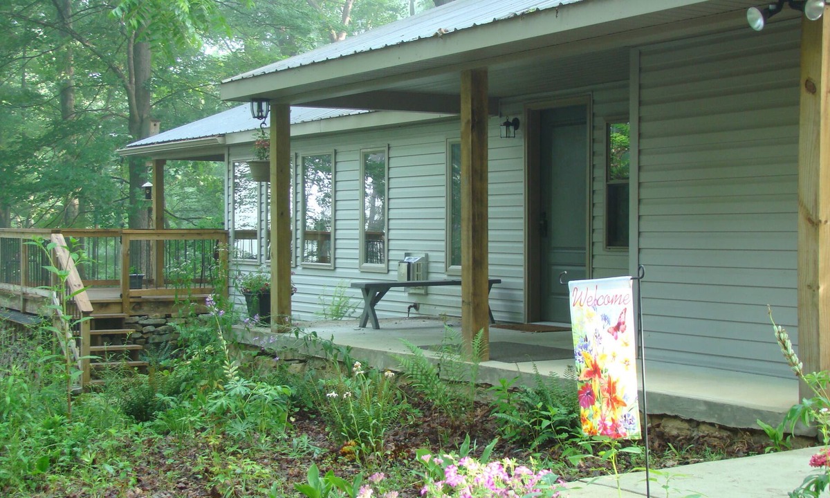 Fort Hill Cottage | Private & unplugged. Near Fallingwater, GAP and Ohiopyle. 5-star reviews