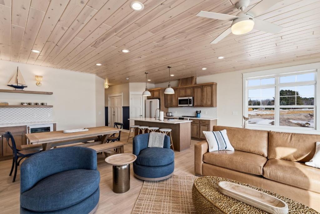 Garrison Villa | Red House #5A