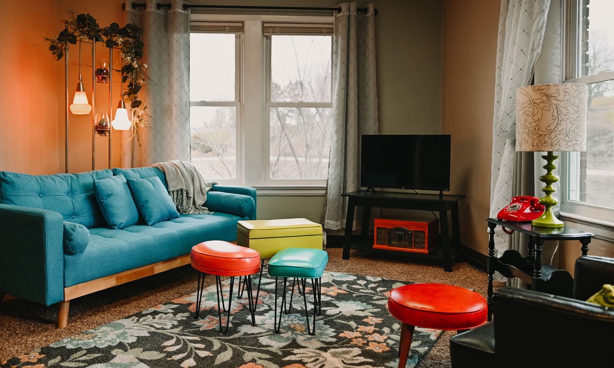 Hanover Apartment | Revisioned Mid-Century Modern Getaway On the Water Near Galena