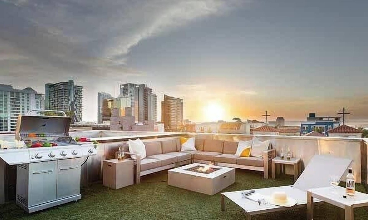 Little Italy Condo | Roof Deck Sunset Views of the Bay, Multi Level APT