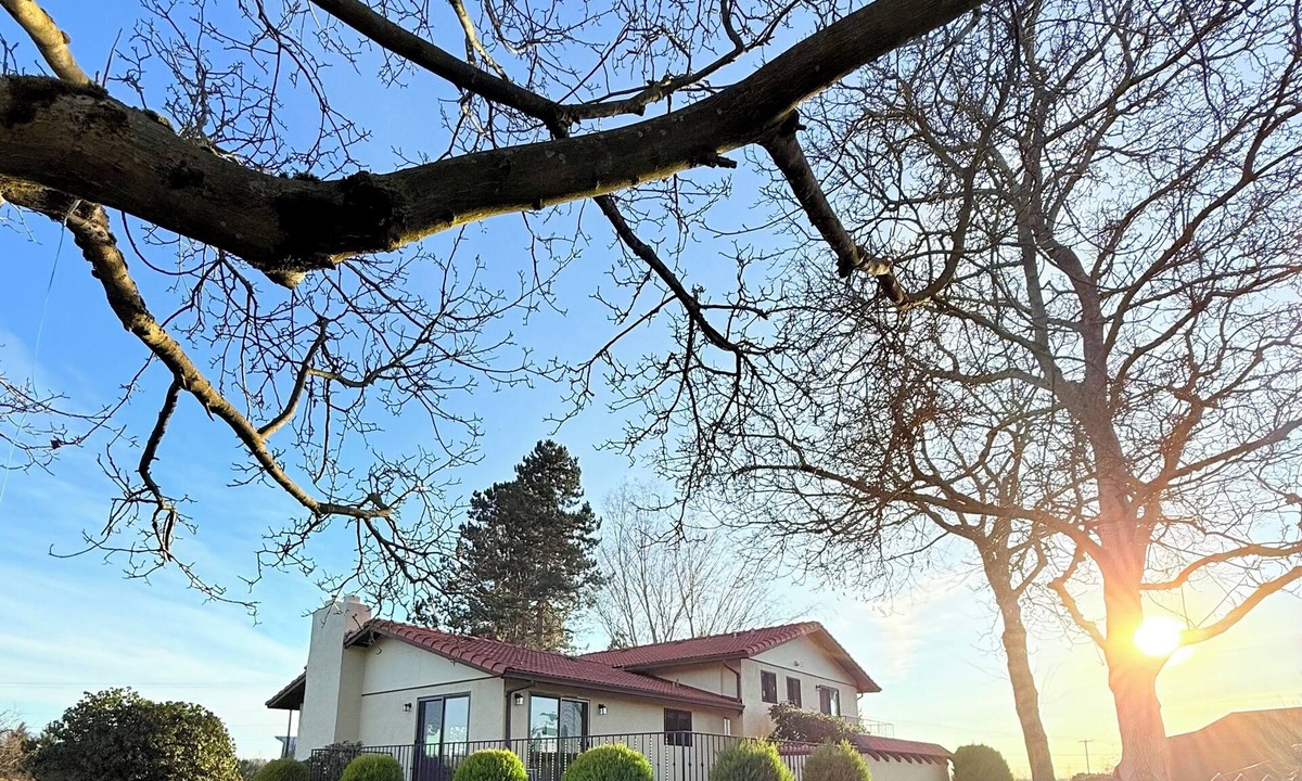 Enumclaw House | Rustic villa vacation rental near Mount Rainier with farm charm,