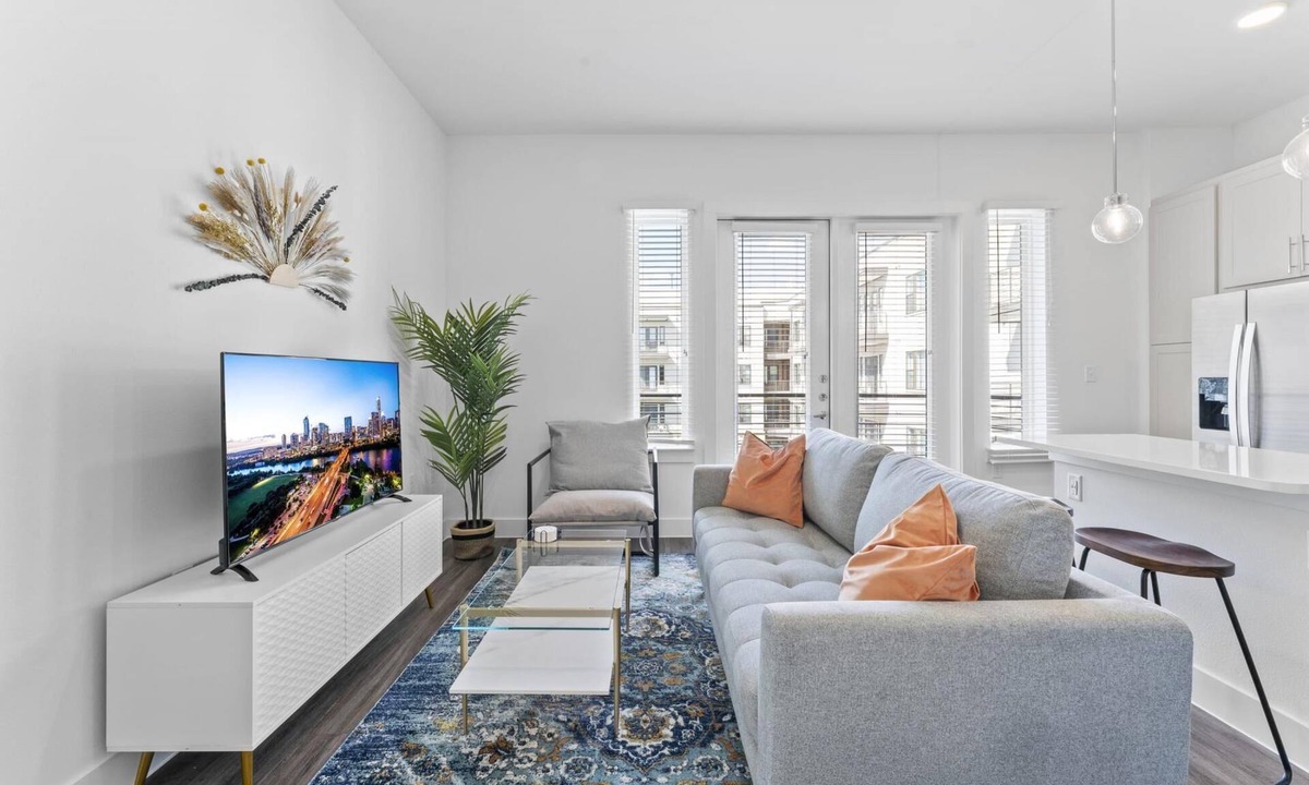 Highland Apartment | Serene West Downtown Studio w Washer Dryer
