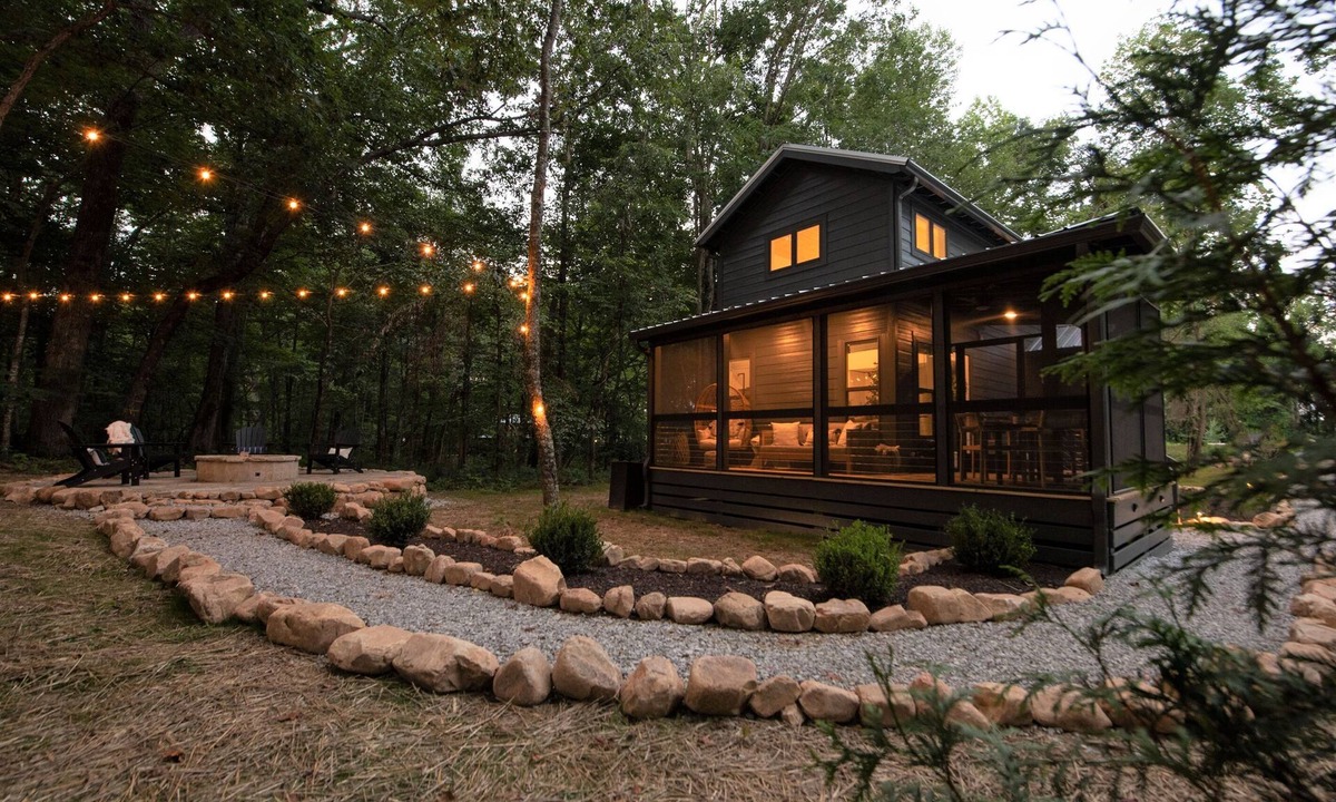Monteagle House | Sewanee, Caverns,Waterfalls, Hike : Basecamp Tiny