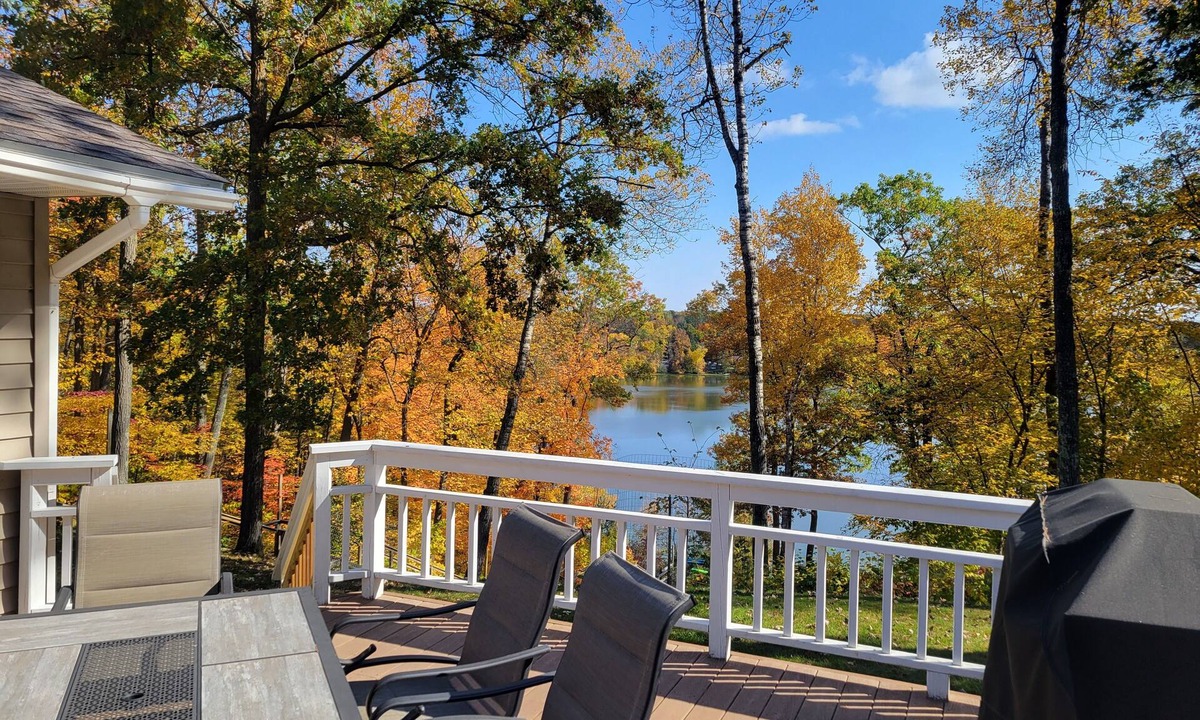 Brainerd House | Shady Crest. Pool table, fireplace, games, kayaks, Legos. 5 kings - 16ppl.
