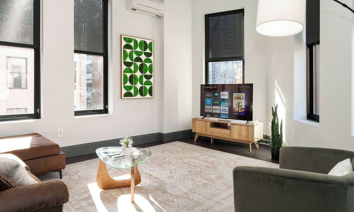 Downtown Pittsburgh Apartment | Spacious Downtown 2BR City Views