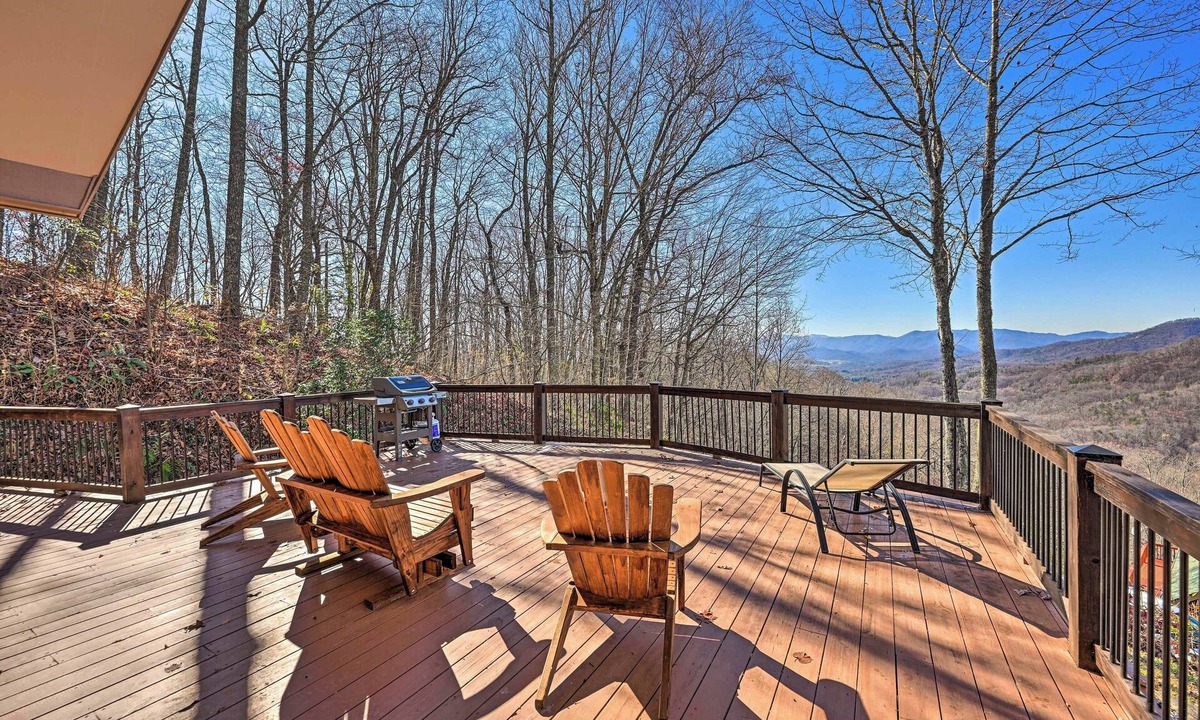 Franklin Cabin | Spacious Franklin Cabin w/Mountain Views!