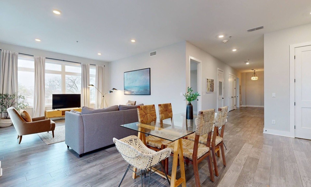 Chestnut Hill Condo | Spacious river-view condo with fast Wi-Fi, perfectly located near downtown