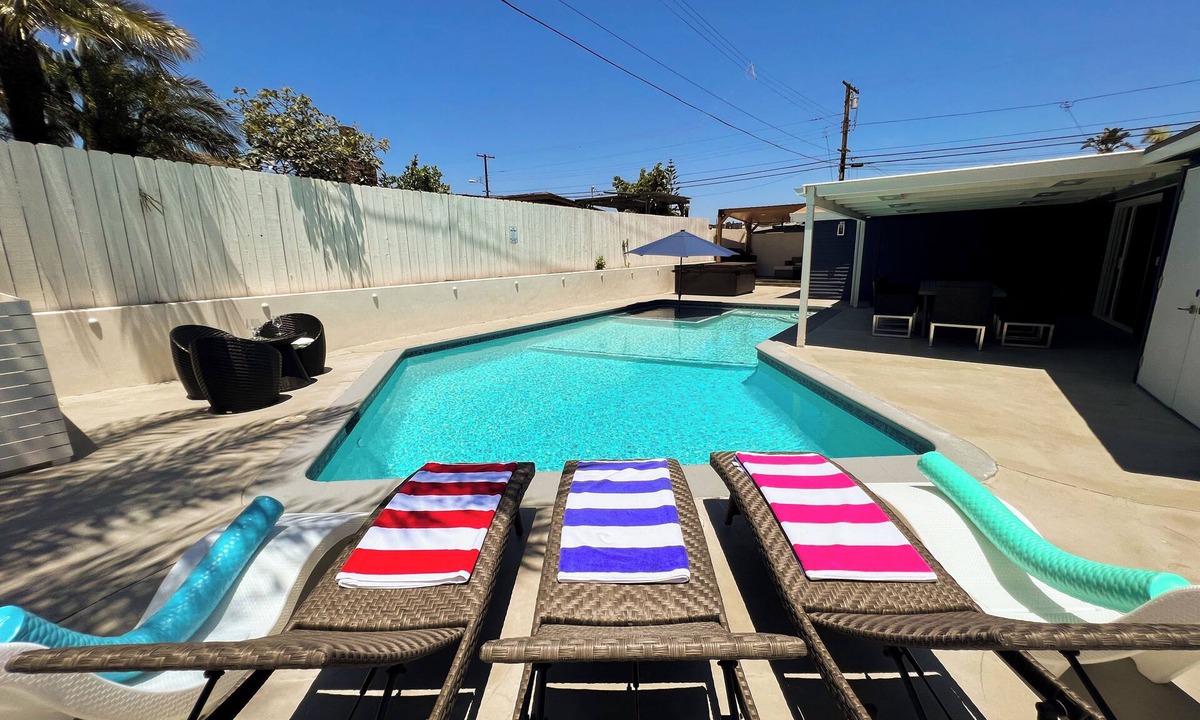 Bay Park House | Stunning 6BR Bay Ho Villa Huge Pool Family-Friendly Central SD