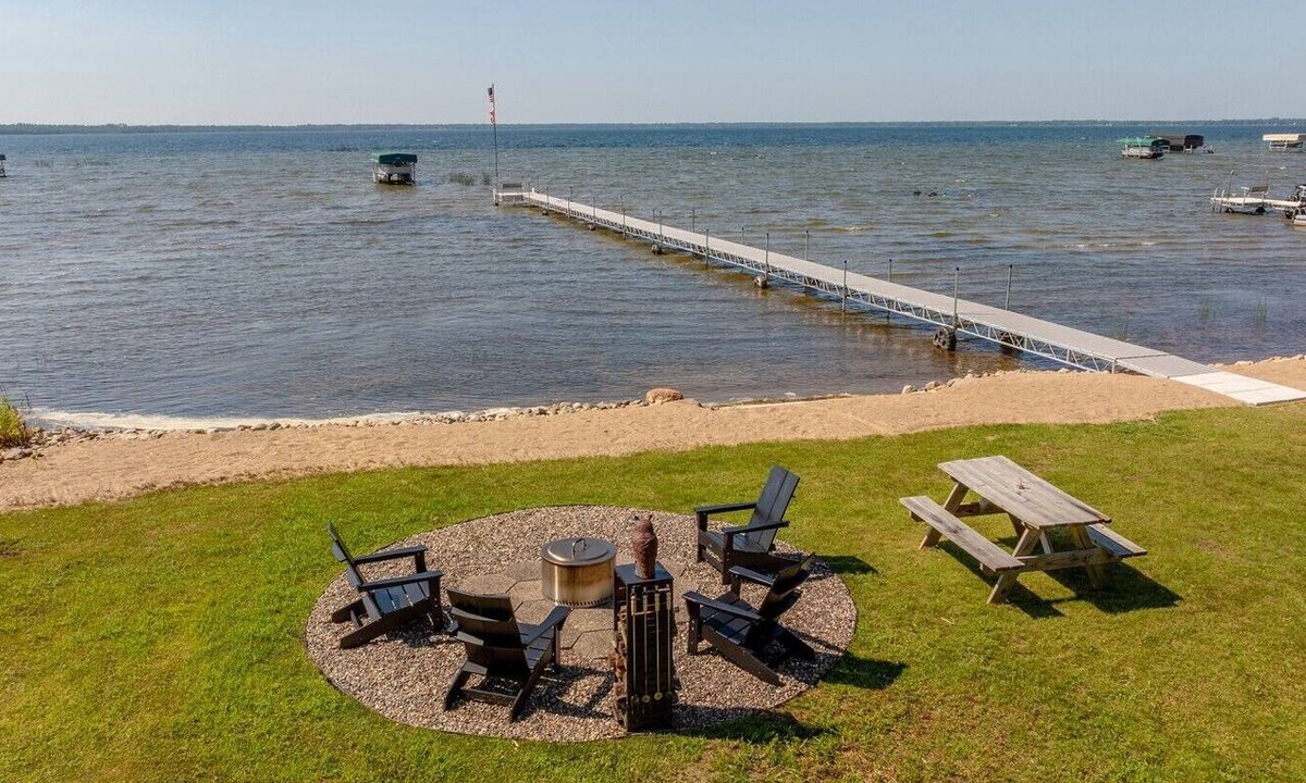 Brainerd Apartment | Sunroom-Game room- Family Room- Kayaks, Games, Water Toys, Beach & Dock!