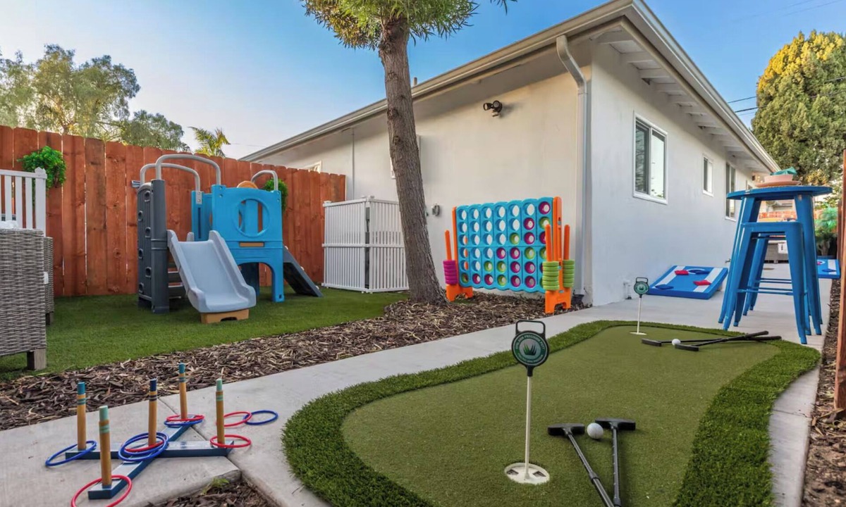Normal Heights House | Surfin’Pickleball Central Family Stay, Yard, Games