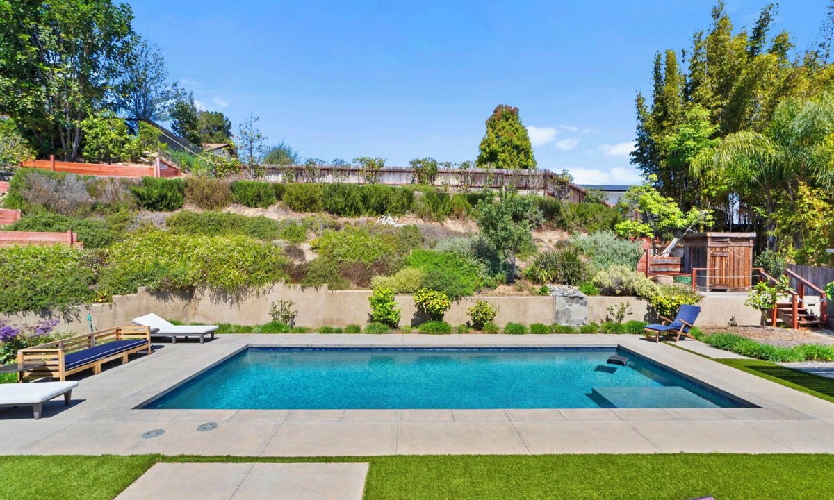 Del Mar Heights House | The Floatie Fortress