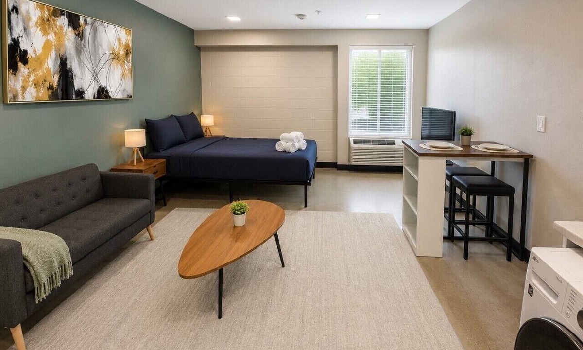 Five Points South Apartment | The Foundry Studio | Downtown Retreat St4