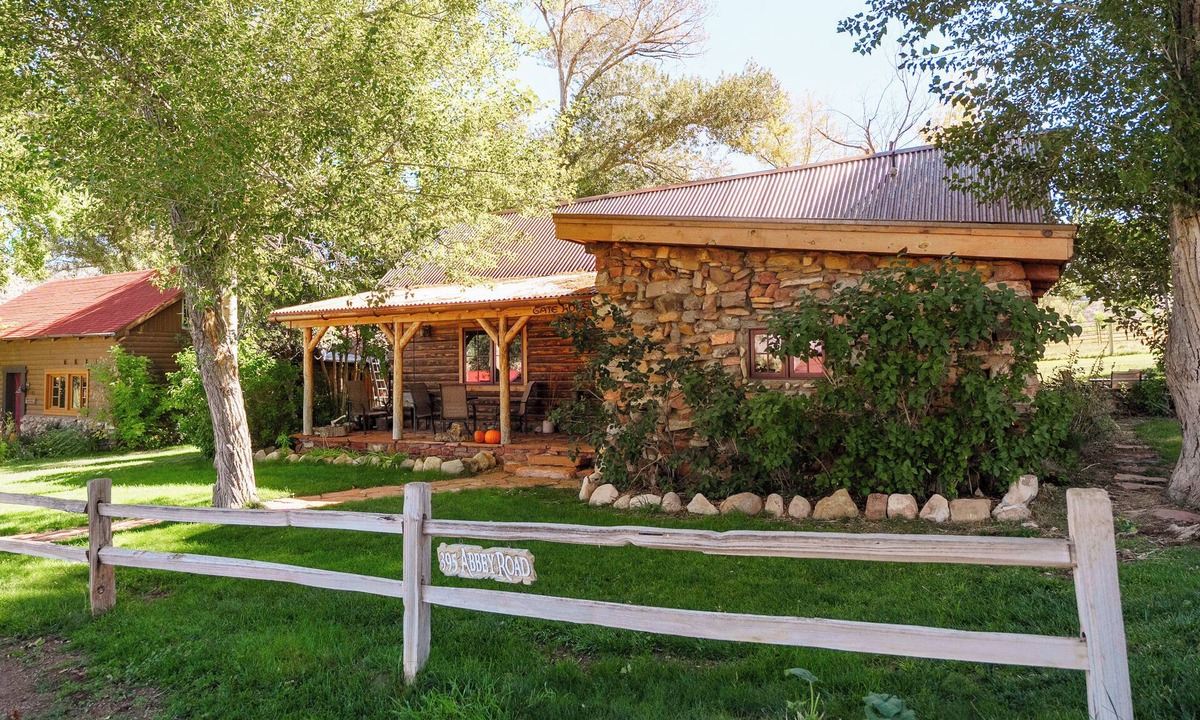 Spanish Valley Cabin | The GateHouse at Pack Creek Ranch