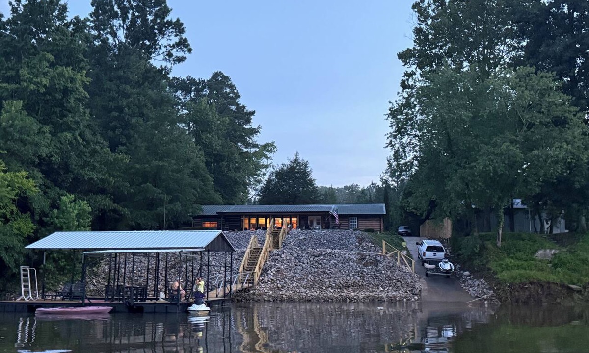Gadsden House | The Last Bend Lodge, cozy and private home on the Coosa River!