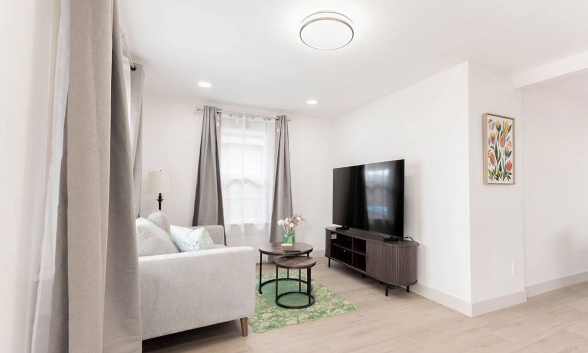 North Park House | This newly furnished 30+day rental is located in North Park/University Heights—one of San Diego's best local food and nightlife neighborhoods. A great central base for exploring the city!