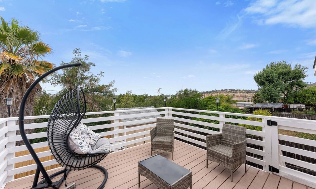 La Presa House | Tranquil Sunset Retreat 4-bedroom house in Spring Valley perfect for families