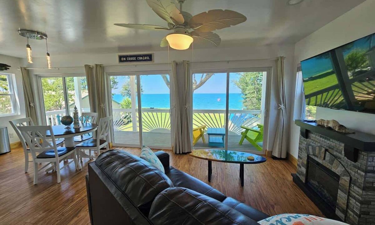 Madison-on-the-Lake Apartment | Tree-Top Lake-Front Cottage