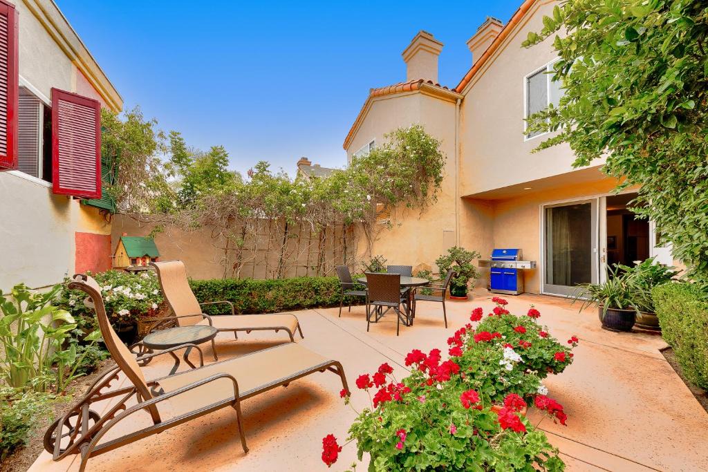 Village of La Jolla House | Village and Views!