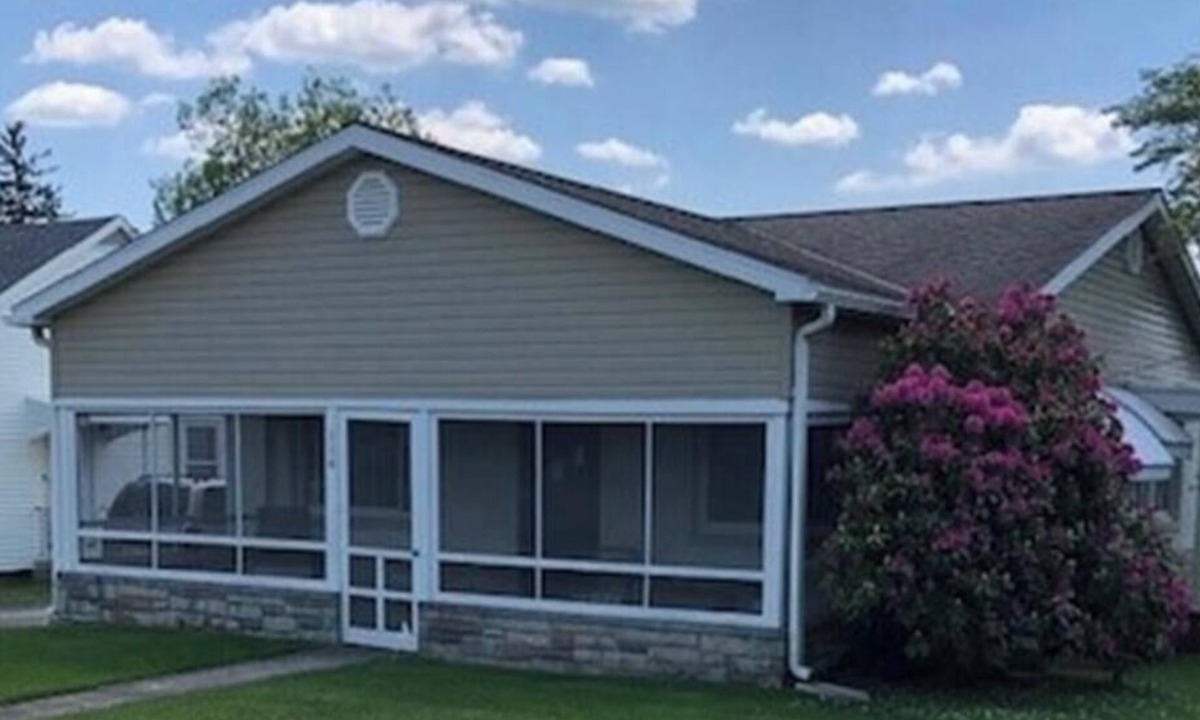 McKnightstown House | Visit our charming cottage this Fall & Winter. Enjoy the Scenery & Ski Slopes.