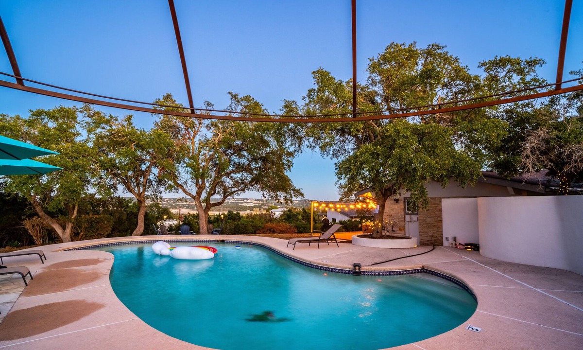 McNeil House | Wake up to Lakeview Bliss:Sunrise & Serenity Await
