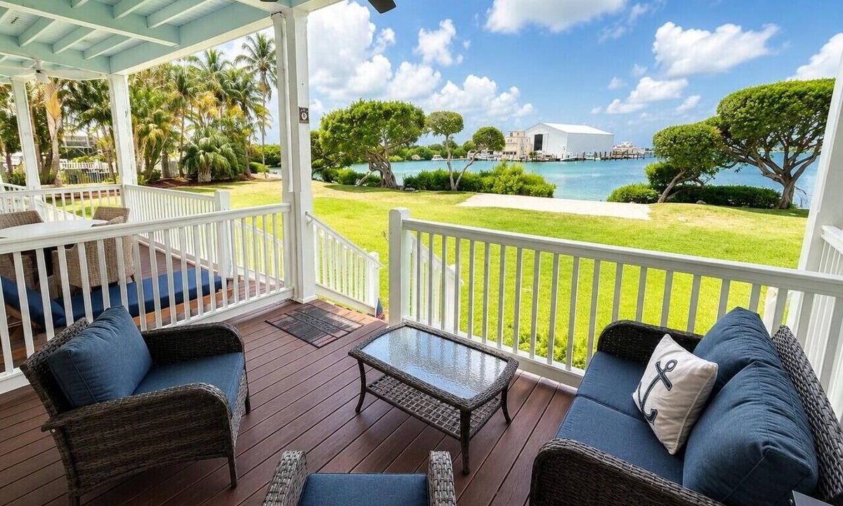 Marathon Villa | Waterfront Villa in Duck Key | Sunset Views | Sleeps 6