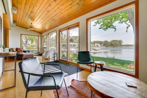 White Bear Lake House | White Bear Lake Lakehouse w/Dock & Paddleboards