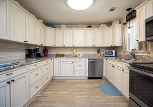 2 Night Hawk: Stunning 5th Row Ocean Home. Private Pool. Free Bikes