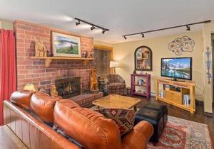 Bear Claw 107 - Unbeatable Ski-in Ski-out Access & Winter Shuttle!