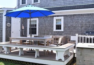 Charming Brant Point 4 bedroom cottage with deck and private yard in Nantucket
