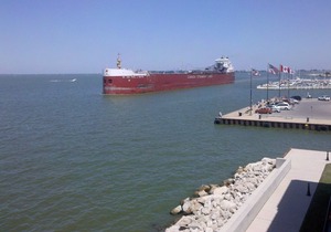 Cozy Chesapeake Loft with balcony overlooking Lake Erie.reserving now in Sandusky