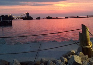 Cozy Chesapeake Loft with balcony overlooking Lake Erie.reserving now in Sandusky