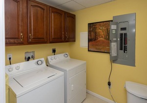 Lakefront Townhouse #33 w/Hot Tub, 2 Gas Fireplaces, & Foosball Table! in McHenry
