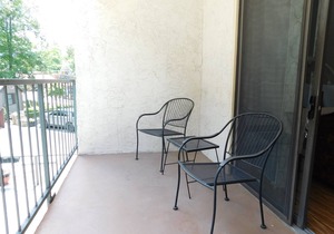Oak Square 102 is a lovely condo with private balcony overlooks pool in downtown