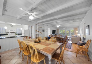 Second Row Beach House, Screened Porch with Rocking Chairs, Easy Walk to Beach
