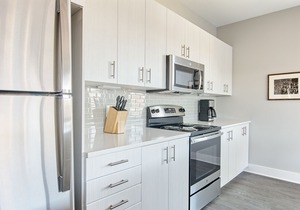 Sonder | Belcourt | Sunny 2BR + Balcony