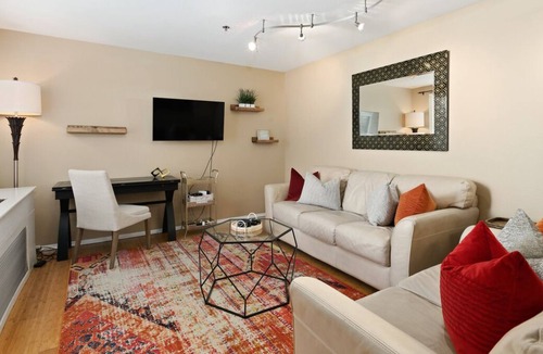 Porta D'italia Condo | 1 bedroom in Little Italy