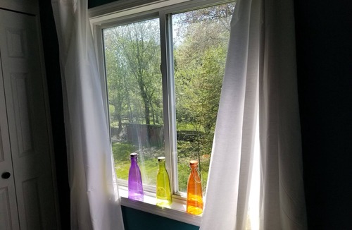 George School Apartment | 1-bedroom studio in Newtown. Close to major routes, secluded and quiet.