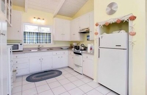 Del Mar Apartment | 1 block to beach bluffs!- Surf's Up Beach Condo