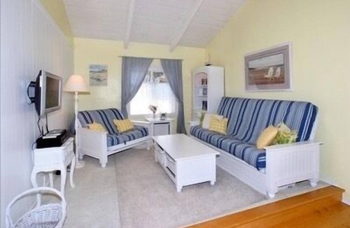 Del Mar Apartment | 1 block to beach bluffs!- Surf's Up Beach Condo