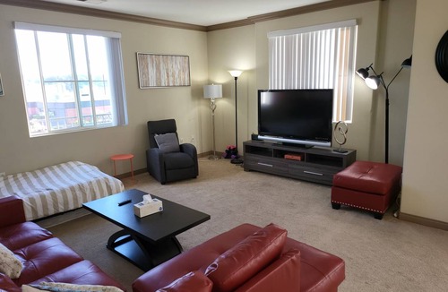 Mission Valley Condo | 125 m² Condo ∙ 3 bedrooms ∙ 8 guests