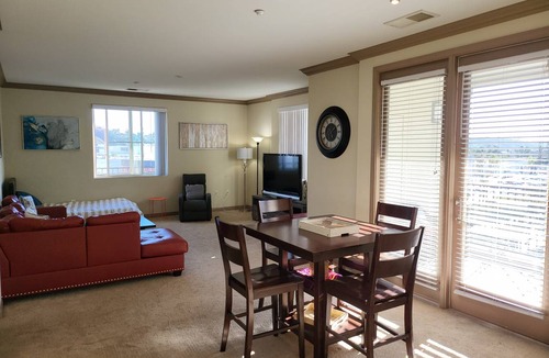 Mission Valley Condo | 125 m² Condo ∙ 3 bedrooms ∙ 8 guests