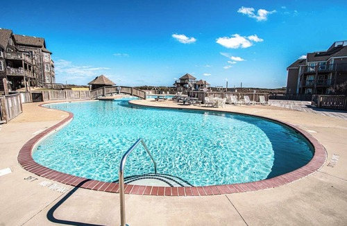 Duck Condo | 1BR Coastal Condo w/Pool Access