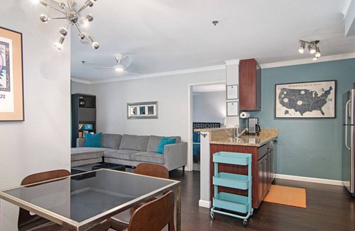 Porta D'italia Condo | 2 Bed 2 Bath 1 Parking - Little Italy