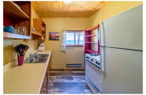 Cass Lake Cabin | 2 bedroom 1 bath with screened porch at Cass Lake Lodge Cabin 5