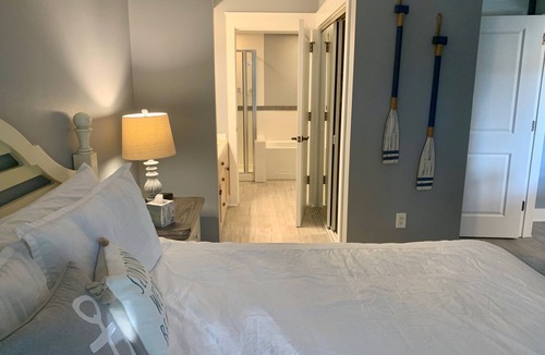 Baytowne Wharf Resort | 2 Bedroom Condo Pilot House - Village of Baytowne Wharf - w/6-Seater Golf Cart