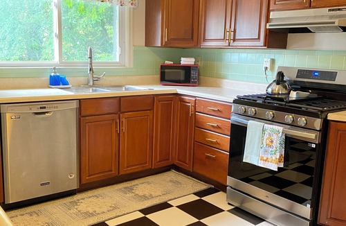 St. John House | 2 Bedroom Home Near St. Louis Airport