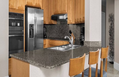 Survey Creek Condo | 2 Bedroom Presidential Condo, Kitchen, Sleeps 8, Pompano Beach, Palm-Aire Resort