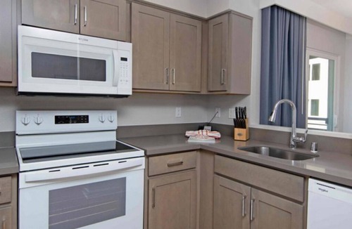 Mission Valley Resort | 2-bedroom resort in fantastic San Diego with AC and fitness room