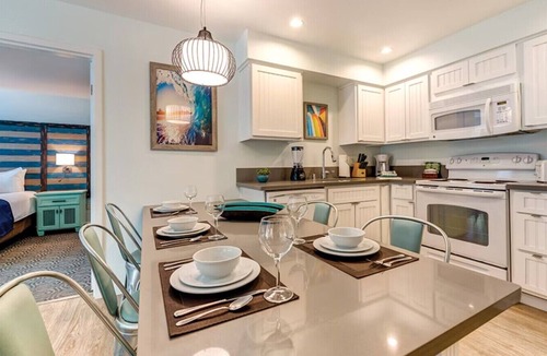 Mission Valley Resort | 2-bedroom resort in lovely San Diego with fitness room and AC